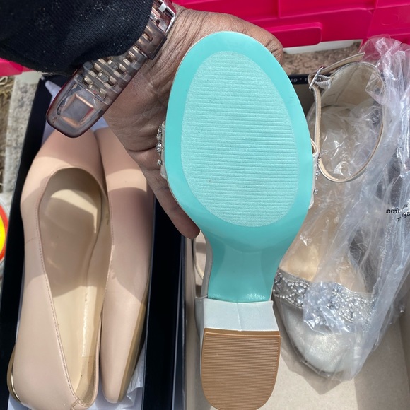 ❤️ Betsey Johnson silver healed sandal with gem rhinestones - Picture 4 of 5